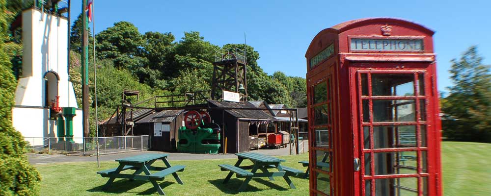 redtelephone box at poldarkmine